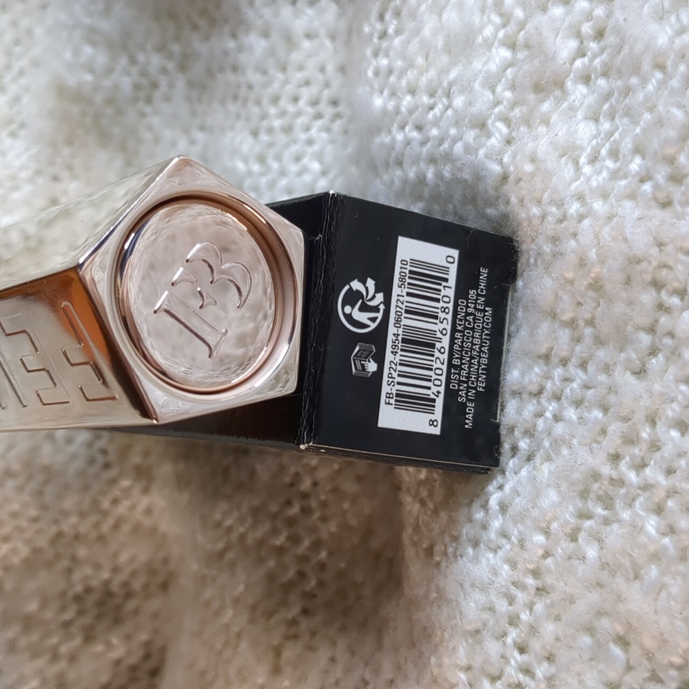 FENTY ICON "The Case" Two-piece Empty Refillable Case, Metallic Nude - Picture 5 of 14